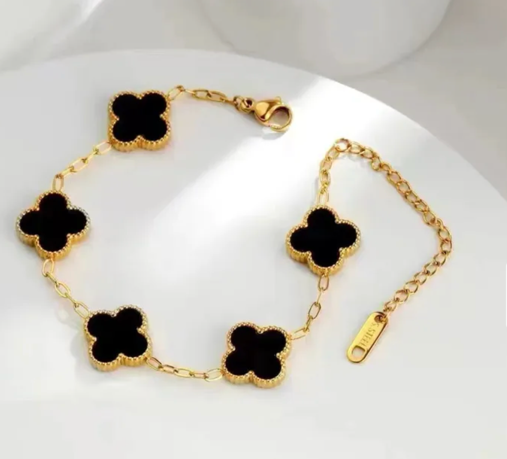 Pulsera simple de cuatro petalos