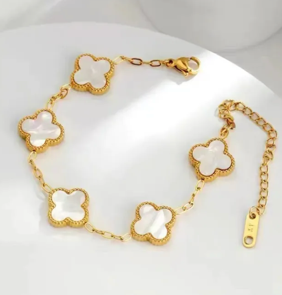 Pulsera simple de cuatro petalos